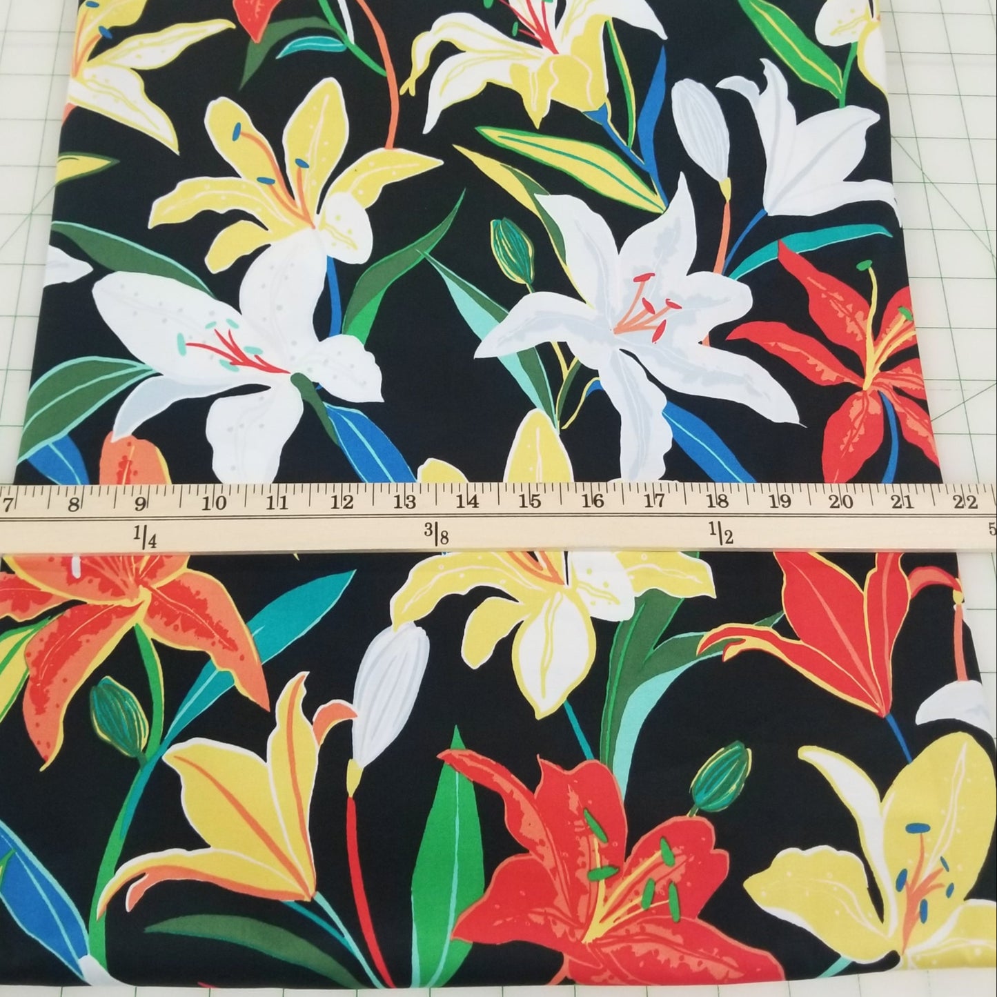 End of bolt: 3.5 yards of Designer Europe Deadstock Cotton Spandex Resortwear Floral Lilies Poplin Woven- remnant