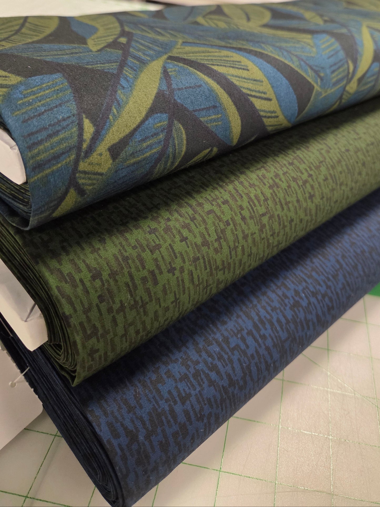 Japan Fabrics: Sevenberry Cotton Sheeting Resortwear Foliage Woven - by the yard