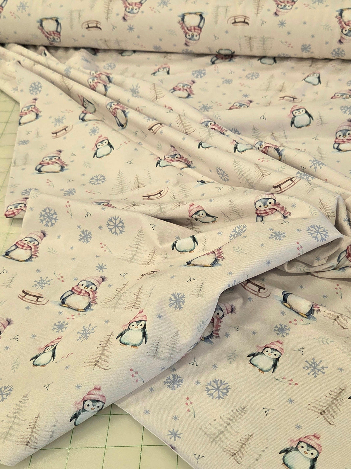 Avalana Jersey Cotton Spandex OEKO TEX Stof Penguins Holiday Jersey Knit -by the yard
