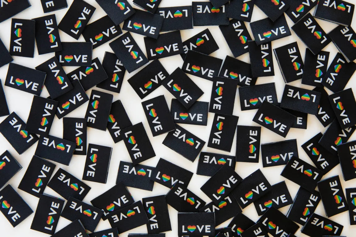 Notions: Sarah Hearts Woven Pride Heart Labels "Love" - 1 Pack