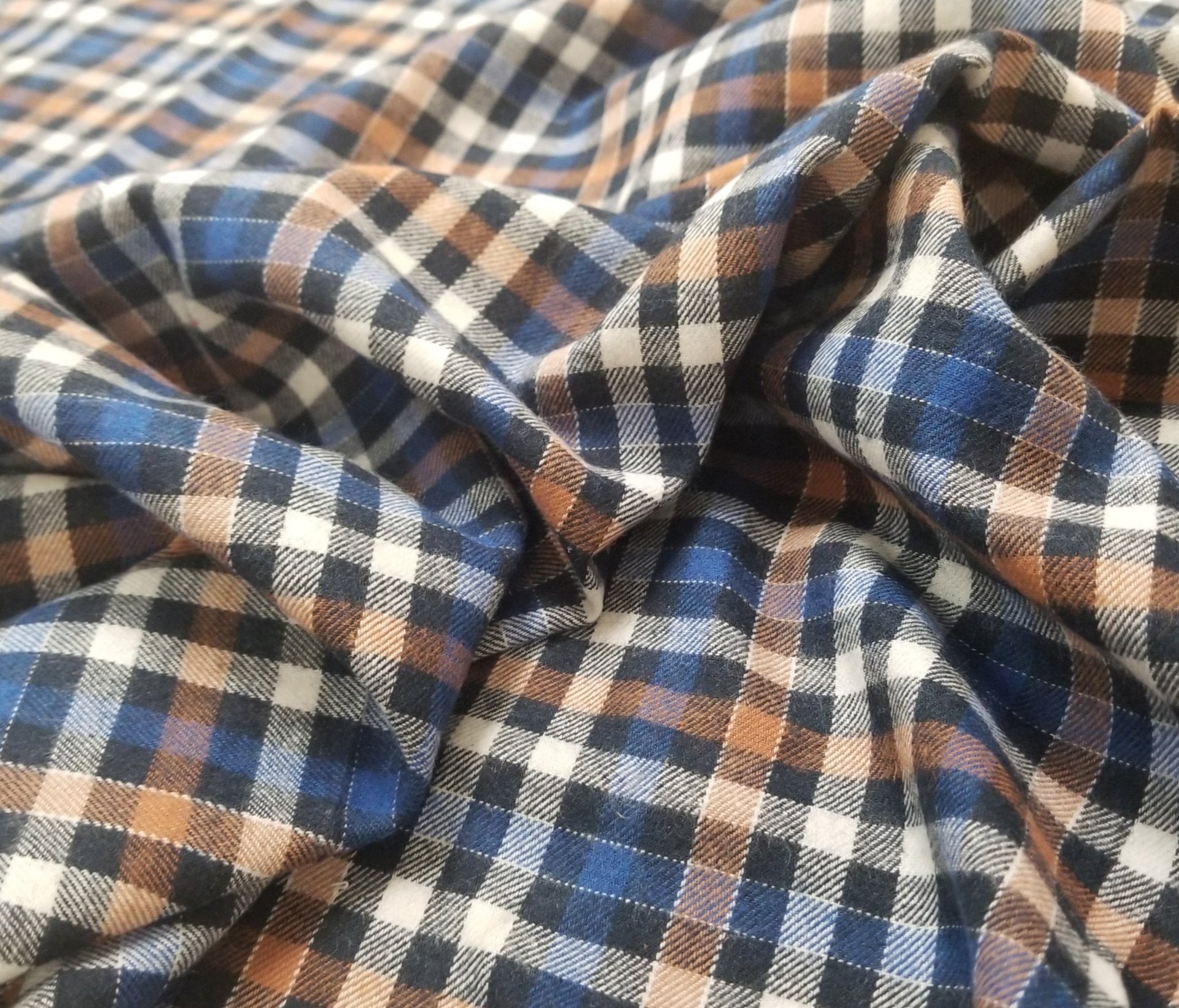 Designer Deadstock Yarn Dyed Single Brushed Flannel Glendora Blue Chec – LA  Finch Fabrics