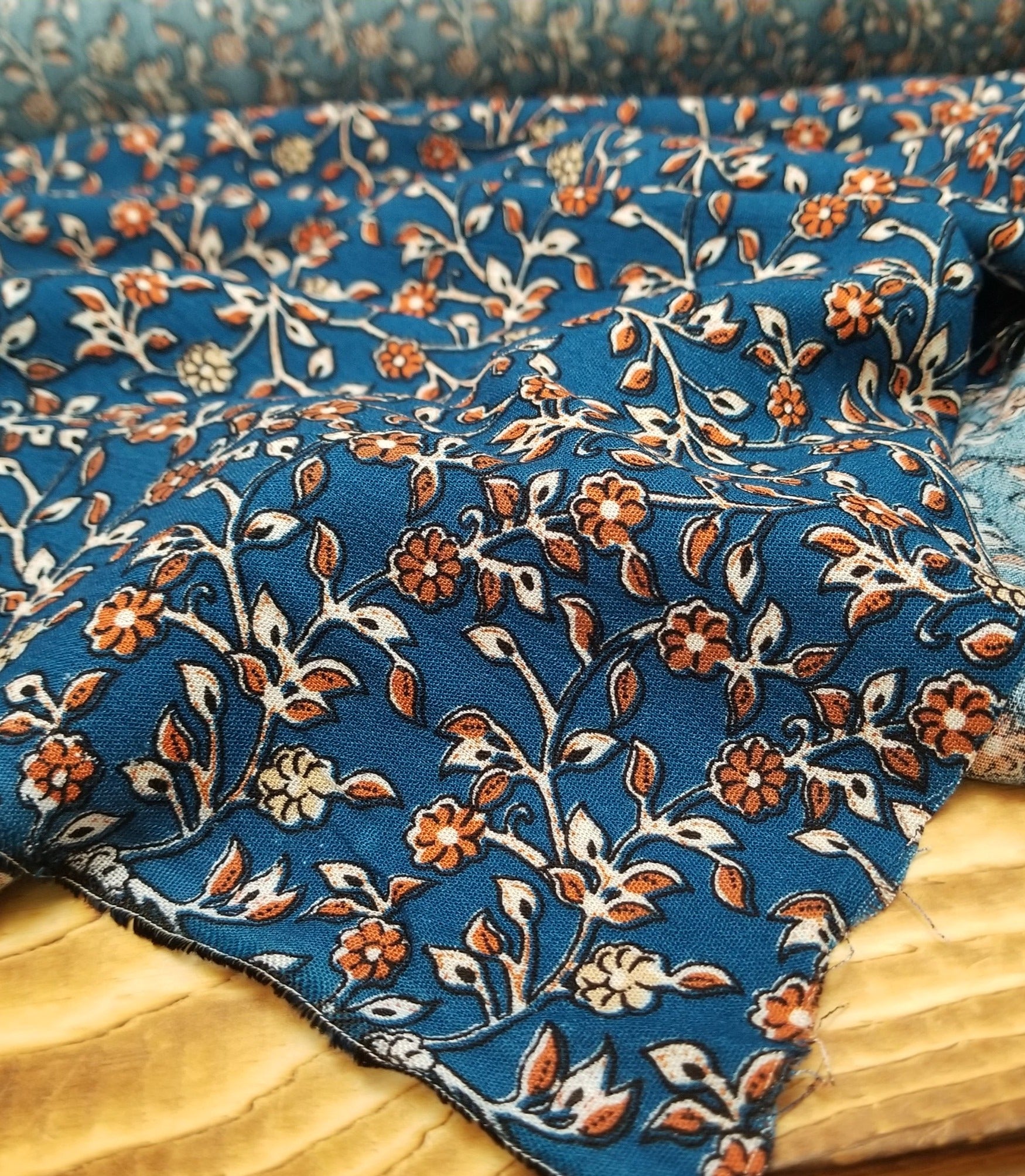 Designer Fashion Apparel Fabric By The Yard LA Finch Fabrics