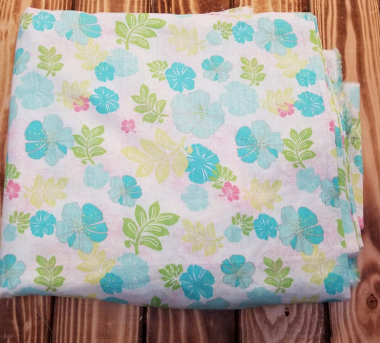 End of Bolt: 4.5 yards of Cotton Linen Deadstock Mint Hawaiian Floral Woven- Remnant