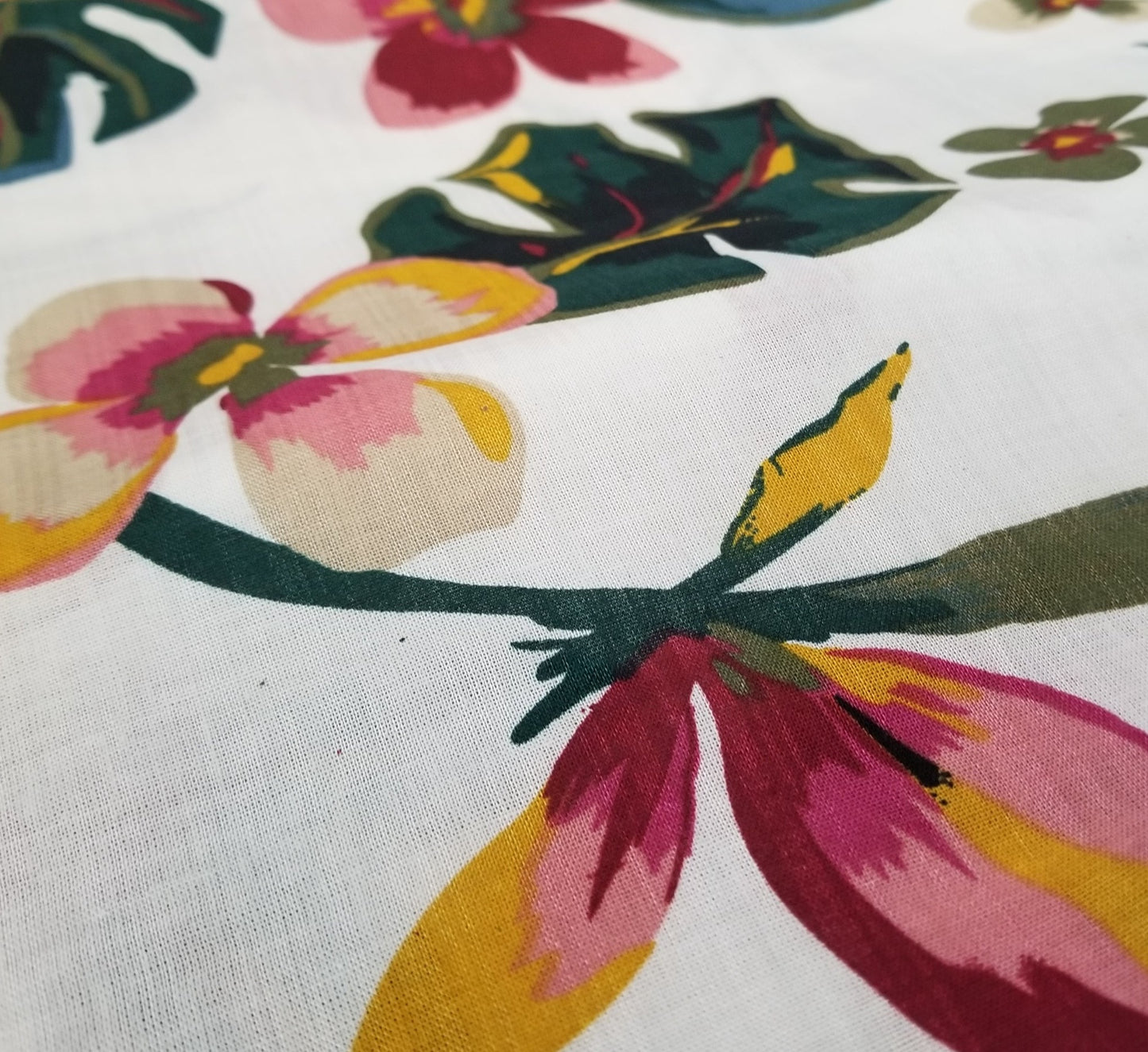 Designer Deadstock Resort Kailua Floral White Cotton Lawn 2.36 oz - Sold by the yard