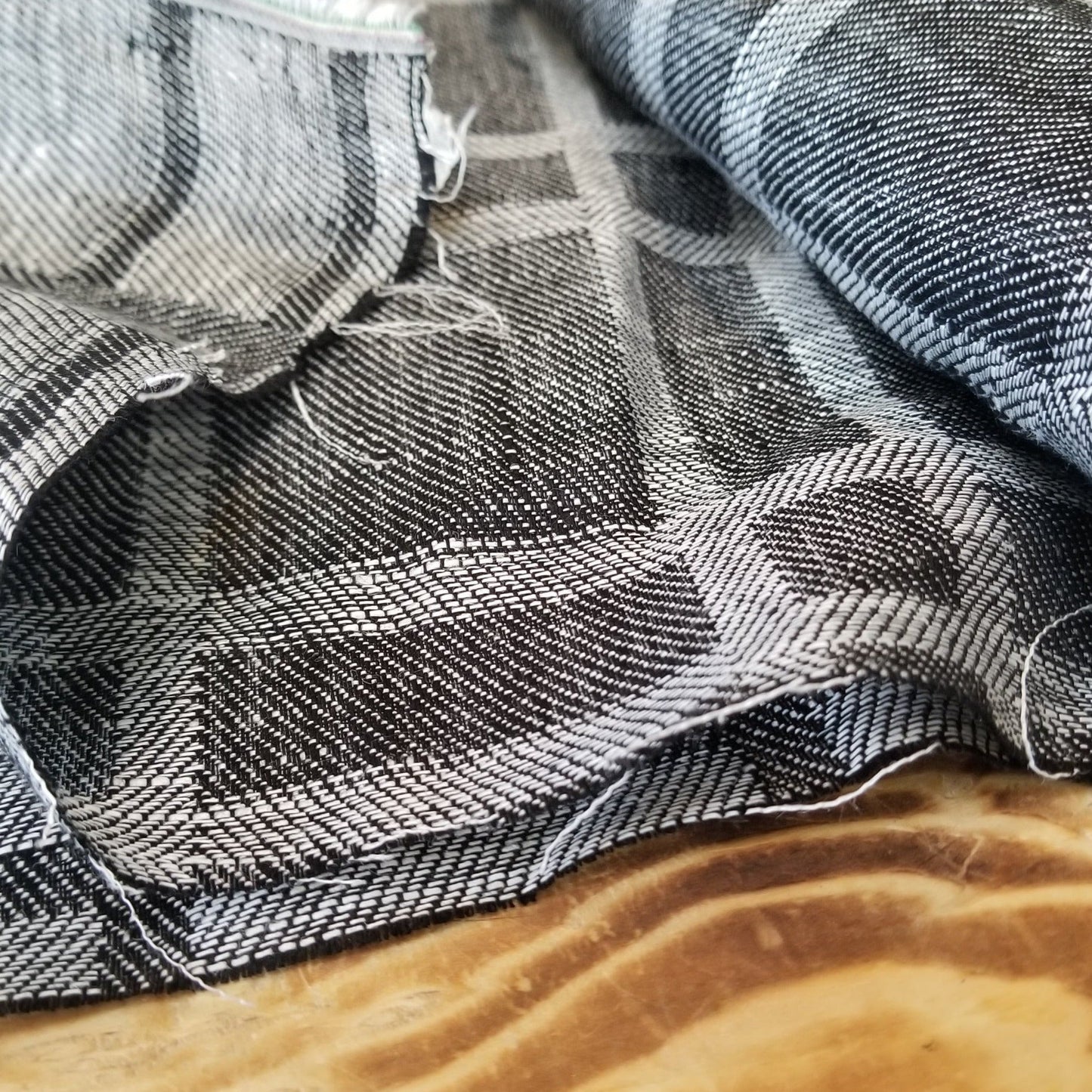FABRIC SWATCH of Designer Deadstock Windowpane Plaid Black and Gray Linen Jacquard Reversible Woven