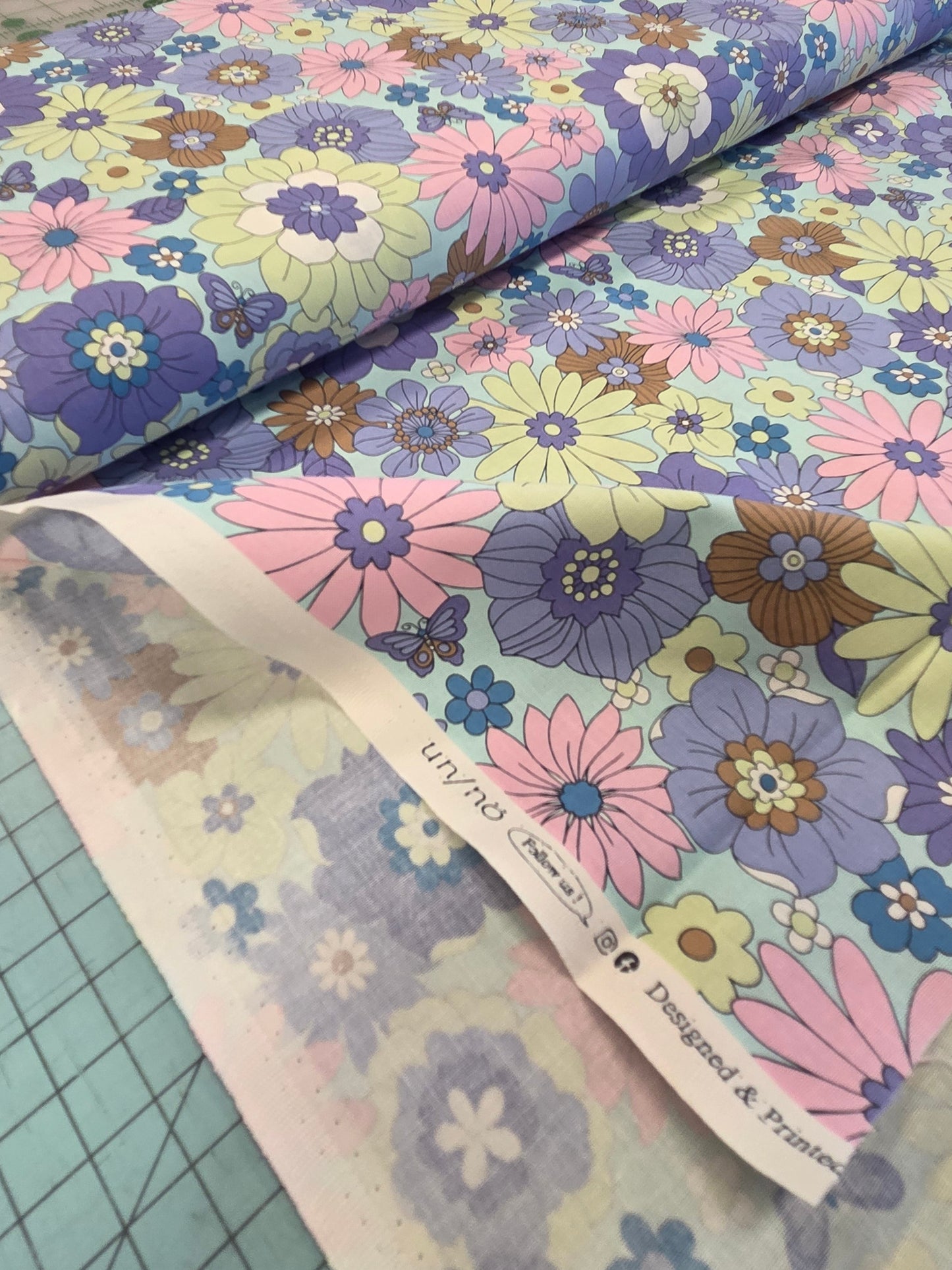 Japan Import Fabric : 70's Pop Art Purple Flowers Cosmo Un/No Cotton Woven-by the yard