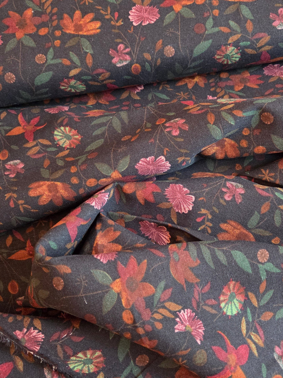 cotton linen floral meadows woven, dark navy with burgundy florals
