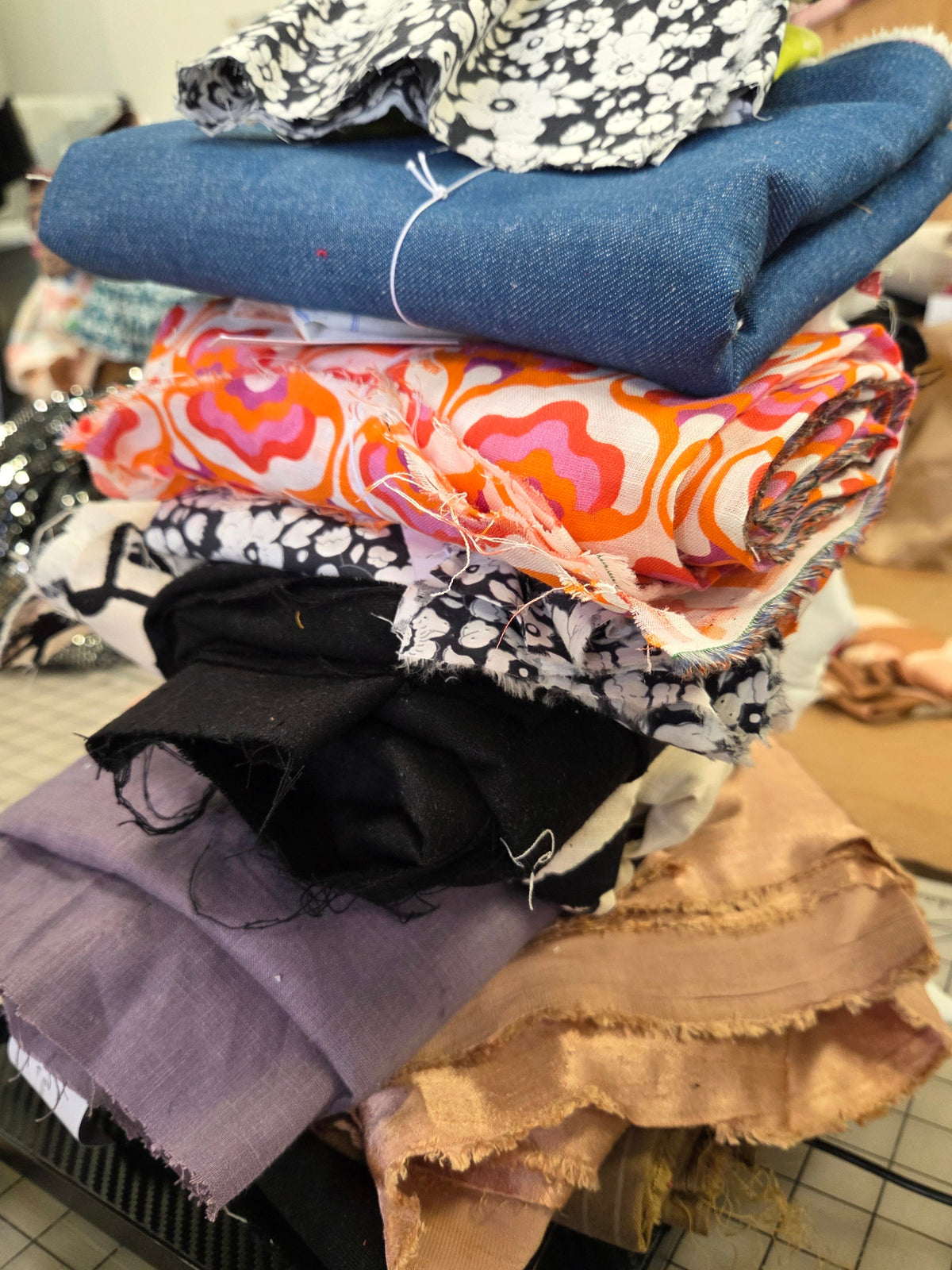 Online October/November Mystery Apparel 6 LB Deal: Fabric by the LB of Natural and Semi-Synthetic Fibers- Prints/Solids- Assorted Bundle