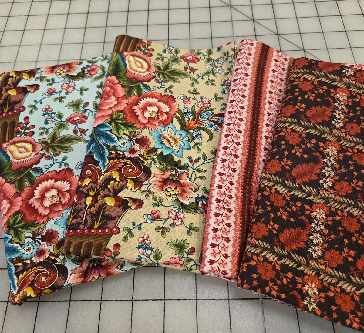 Online Quilting Bundle: 4 yards of Lost Gardens of Heligan by Michelle Yeo Cotton Wovens- (4 looks as pictured)