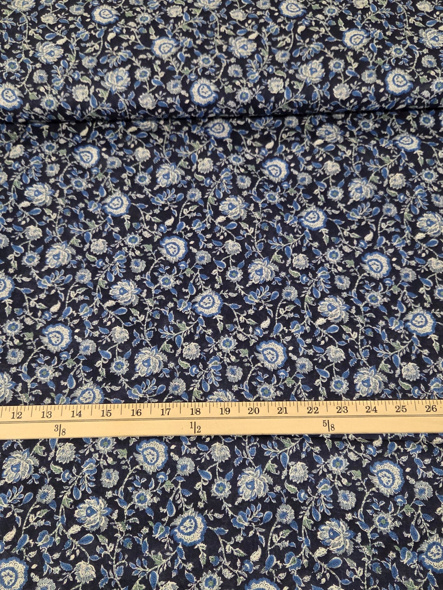 japan fabric fronds blue floral cotton lawn by the yard for sewing garment with hand or machine. Fabric is online and in store in California. Apparel fabrics