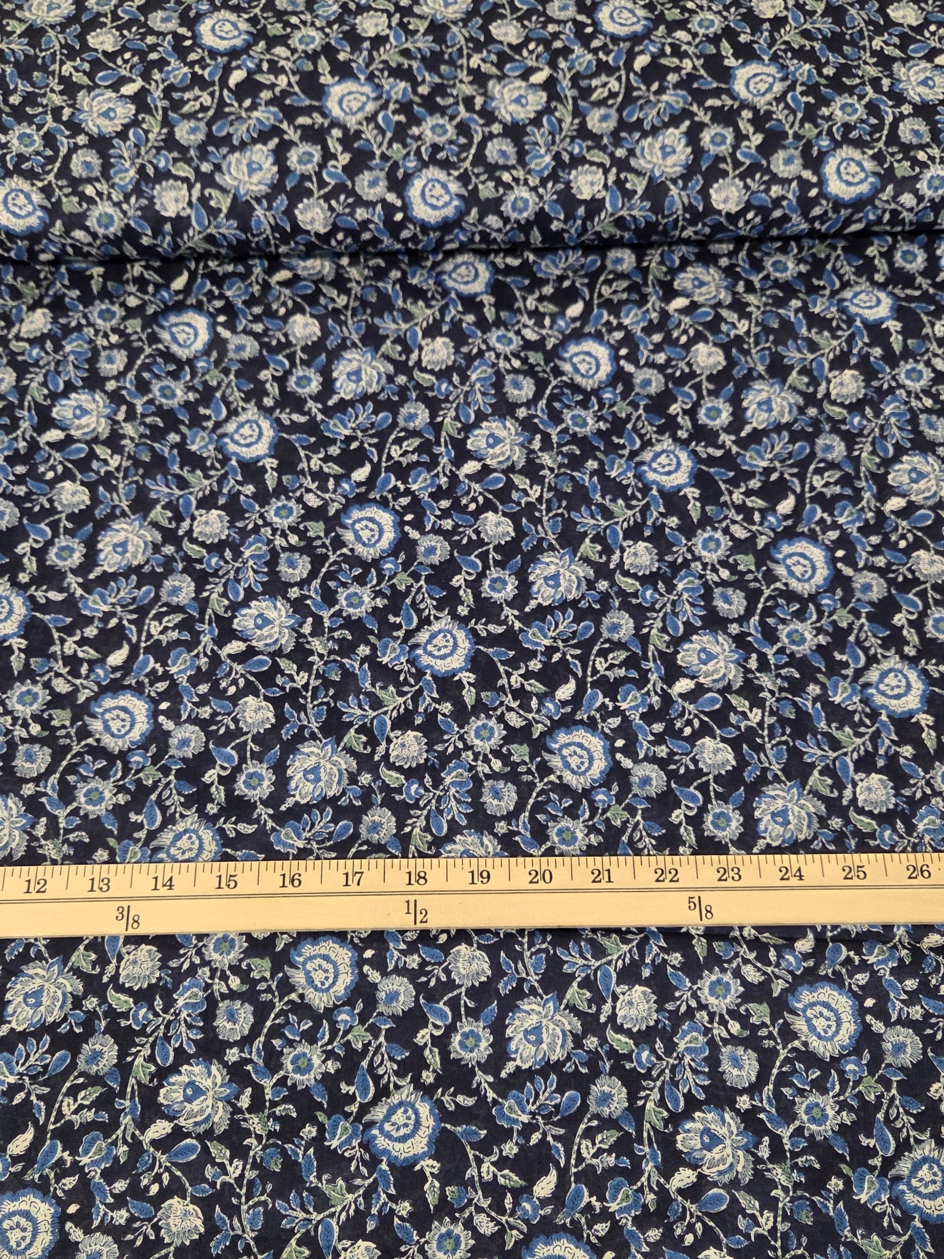 japan fabric fronds blue floral cotton lawn by the yard for sewing garment with hand or machine. Fabric is online and in store in California. Apparel fabrics
