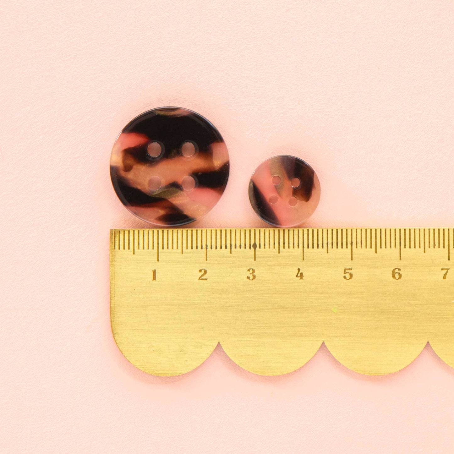 Notions: Sarah Hearts Tortoise Shell Large 1" Buttons -1 pack