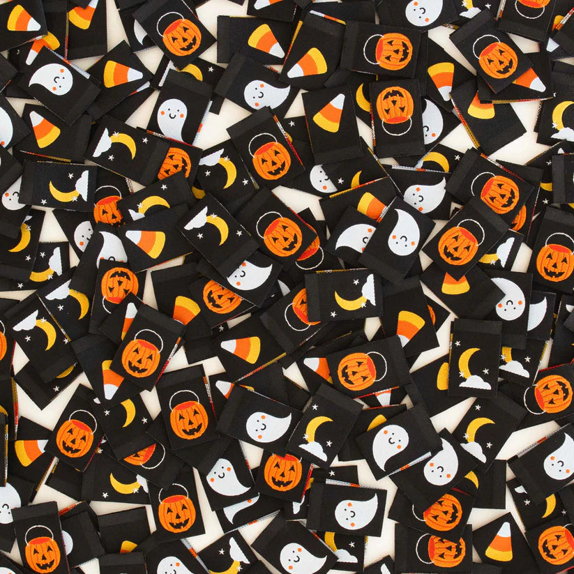 Notions: Sarah Hearts Halloween Icon Woven Labels- 1 Pack